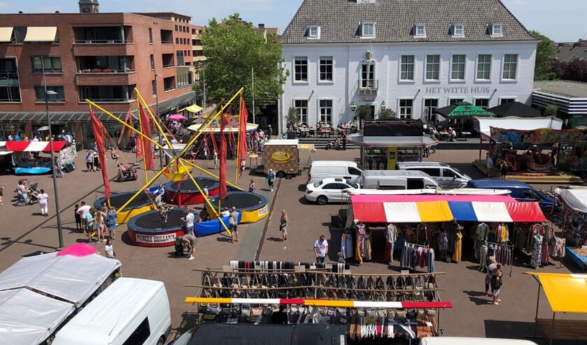 Jong en oud konden zich twee dagen lang gezellig vermaken op en rond het plein. (foto: Martijn Mastenbroek)