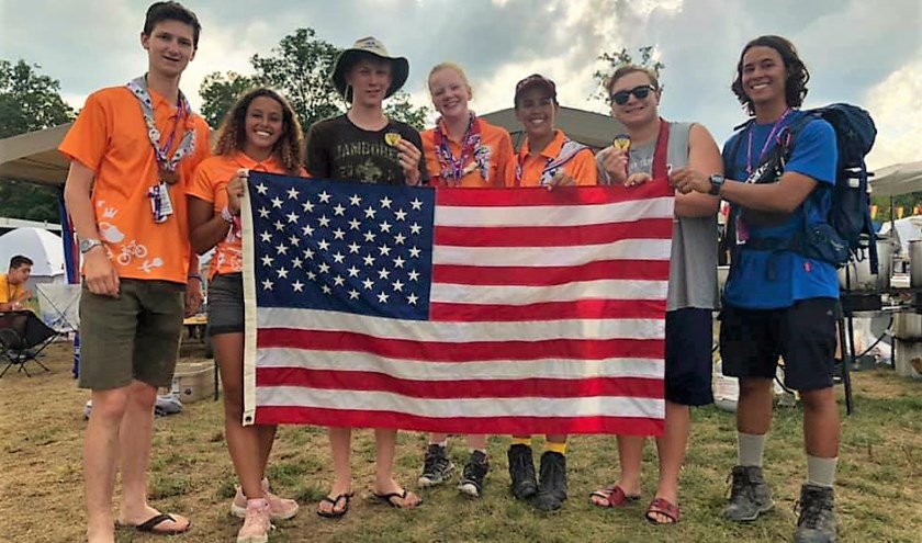 Deze bijzondere ontmoeting tijdens de 24e Wereld Jamboree in Amerika is natuurlijk op de foto vastgelegd. Foto: pr
