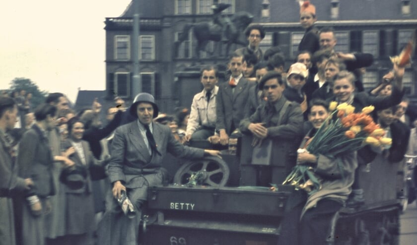 De bevrijding van Den Haag op 8 mei 1945. Foto: Wim Berssenbrugge (collectie Haags Historisch Museum)