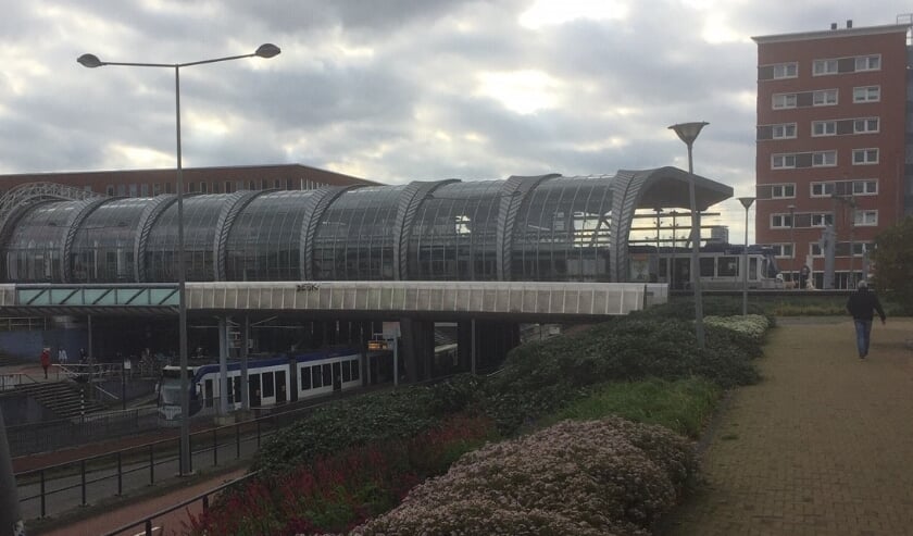 <p>Met name rond Randstadrailstation Leidschenveen is overlast. Foto: Peter Zoetmulder</p>