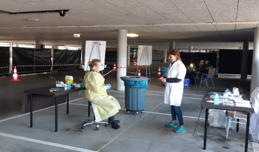 De testlocatie van GGD Haaglanden voor doelgroepen bevindt zich in de parkeergarage van het Van der Valk Hotel. Foto: GGD Haaglanden