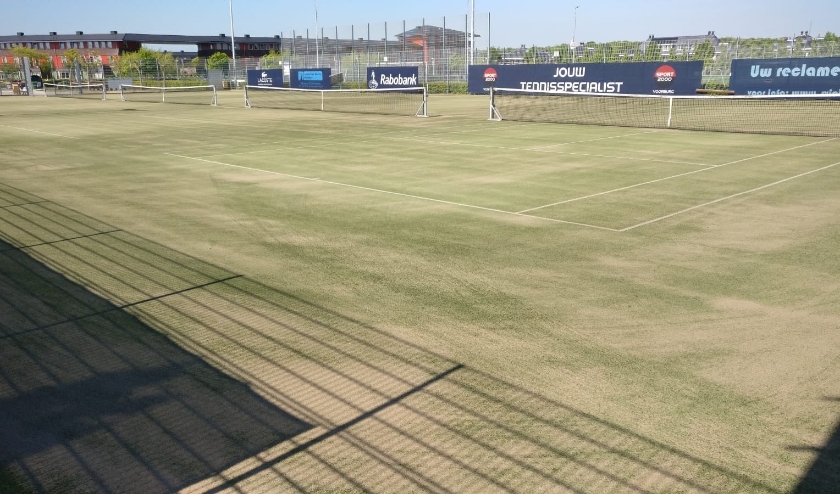 Na het groot onderhoud van de tennisbanen is de afdeling tennis van SV Leidschenveen weer klaar voor het nieuwe seizoen. Foto: pr
