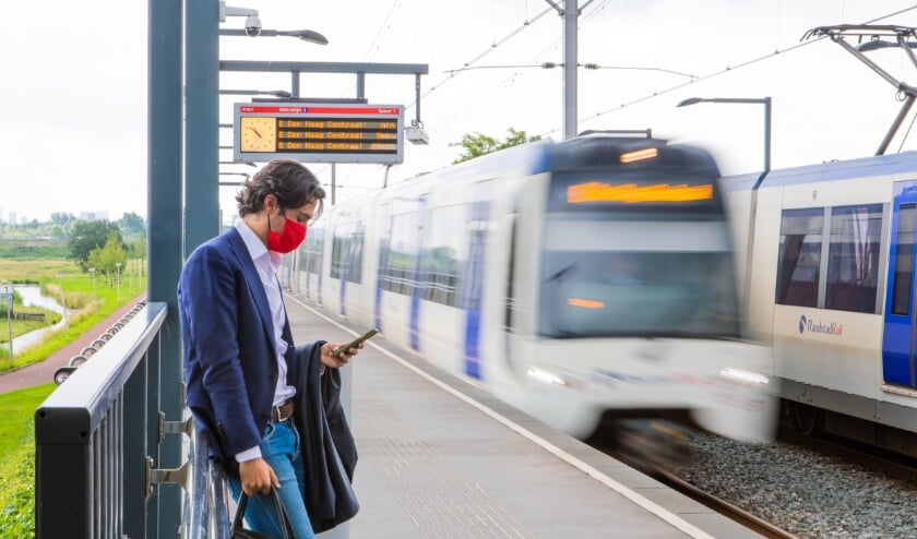 <p>Het OV is hét vervoer van de toekomst voor de snelgroeiende Metropoolregio Rotterdam Den Haag. Foto: MRDH / Verkijk.nl</p>