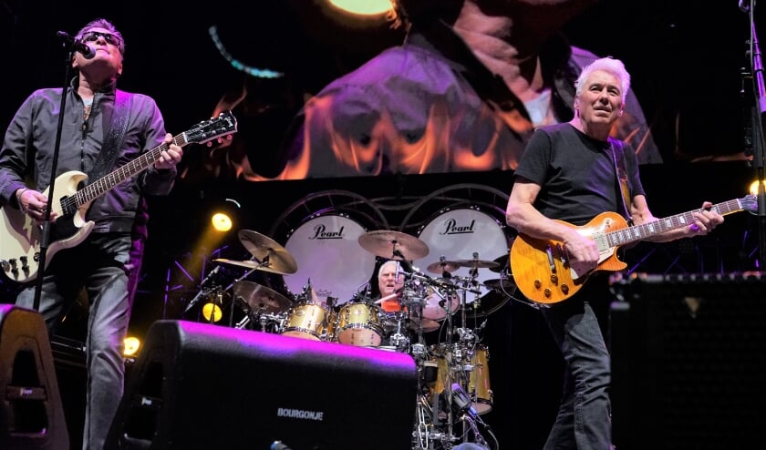 <p>Dit eerbetoon kon niet uitblijven als dank voor 60 jaar Golden Earring. Tekst en foto's: Martin Reitsma</p>