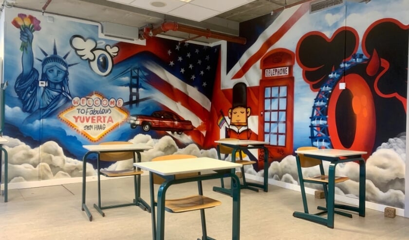 <p>Op moderne wijze zijn diverse herkenbare items afgebeeld, van zowel de USA als de UK. Foto: pr</p>