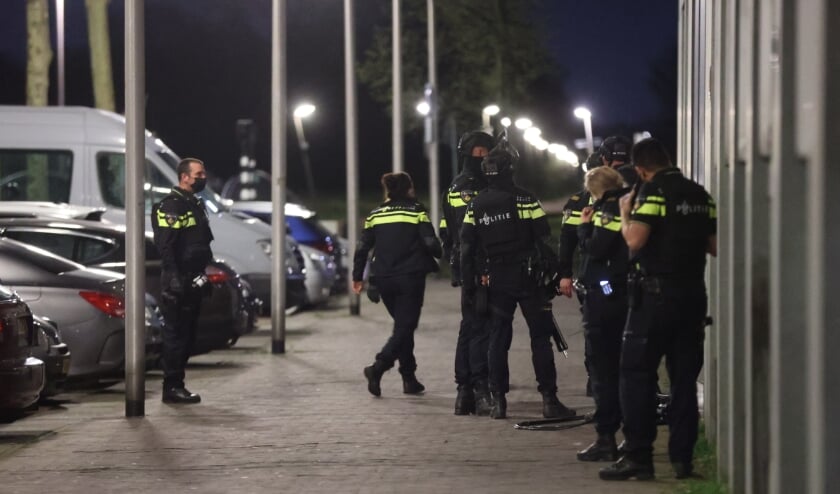 <p> Inval aan de Steentijdsingel / hoek Oude Kustlijn vlakbij winkelcentrum Ypenburg. Foto: Regio15.nl</p>