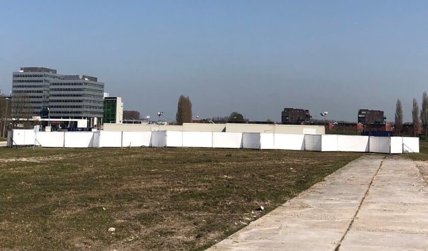 <p>De corona-zorglocatie voor dak- en thuislozen aan de Henri Faasdreef in Leidschenveen wordt nog steeds gebruikt.<br>Foto: Peter Zoetmulder</p>