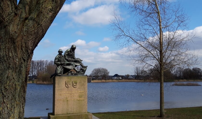 Herdenking Slag Om Ypenburg Op 10 Mei Bij Böttgerwater Openbaar