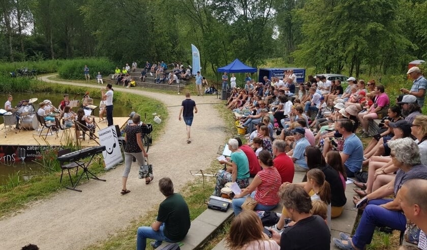 <p>Een eerdere (pre-corona) uitvoering van De Bras Got Talent in het amfitheater in het Bieslandse bos. Foto: pr</p>