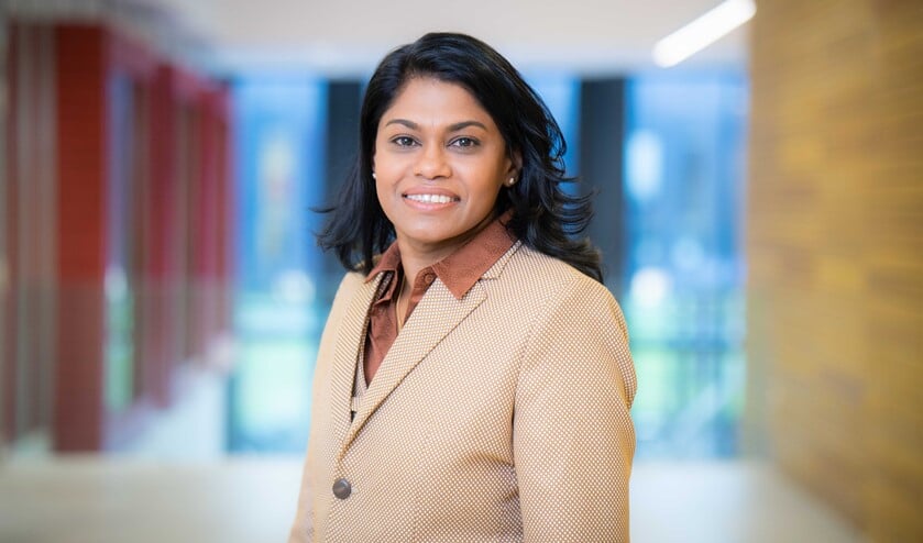 <p>Wethouder Kavita Parbhudayal wil met u in gesprek. (Foto: PR)</p>