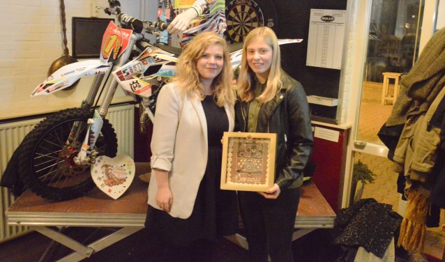 Wethouder Anne Thielen en Britt Jans-Beken. Foto: Maycel de Bruijn.