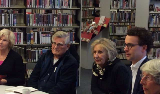 Wethouder Martijn van der Putten leidde het debat over het boek Ik, Robot van Asimov.