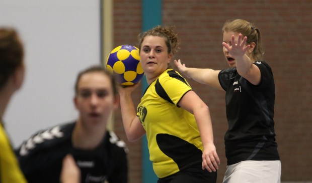 Anke Zegers scoorde de openingstreffer voor de korfbalsters van Merselo. Foto Henk Lammen.