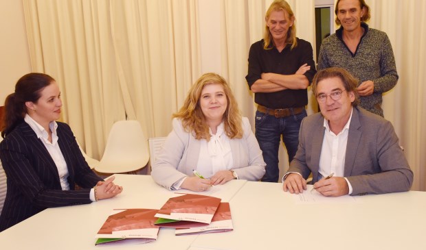 Overeenkomst Schuttersveld getekend.