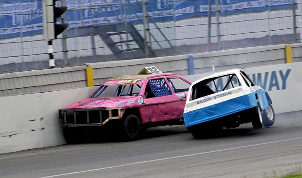 Raceway Venray, officiële thuishaven van Saloon Stockcars.
