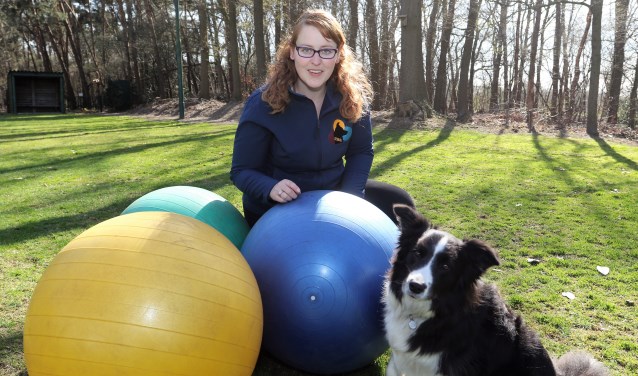 Wendy Seuren en haar bordercollie Kika nemen zondag ook deel aan de wedstrijd. Foto: Henk Lammen