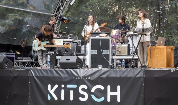 Het festival Kitsch is in volle gang in Odapark Venray. Foto: Jolijn van Goch