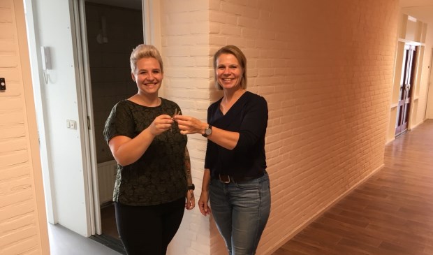 Sleutel voor nieuwe huurders Kompaswoningen Schuttersveld.