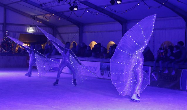 Sfeerfoto gemaakt tijdens de opening van de schaatsbaan. Foto: Rikus ten Brücke