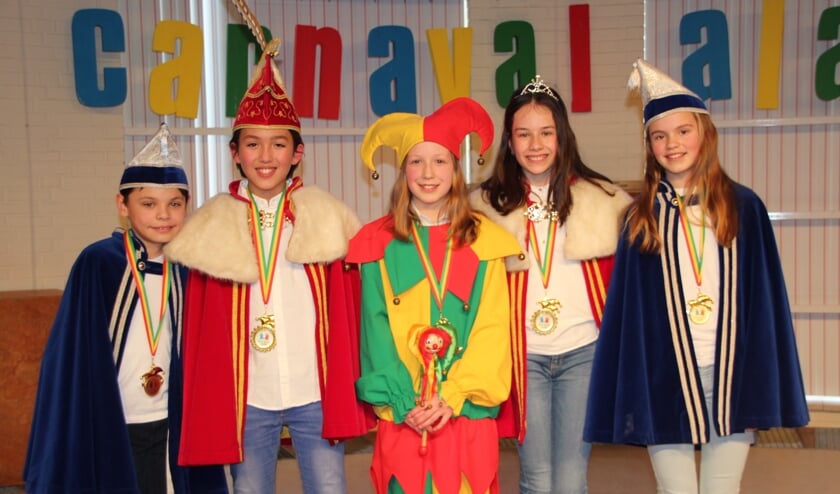 Het prinselijk gezelschap van de Petrus Bandenschool.