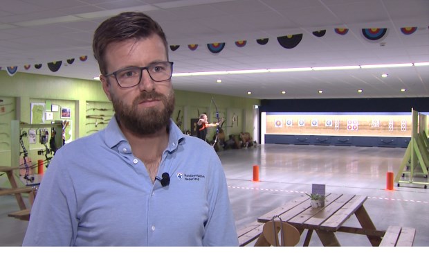 In Sportlicht staat Ron van der Hoff centraal.