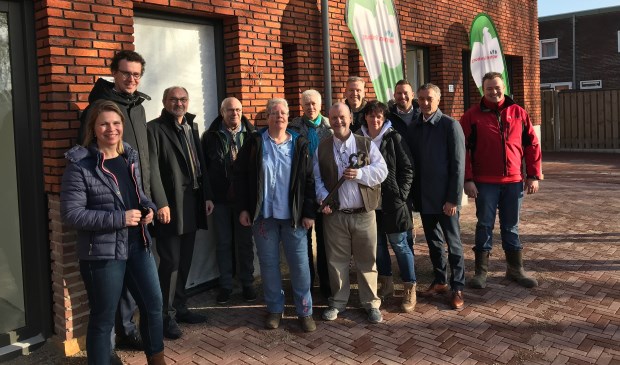 Maandagochtend zijn aan de eerste bewoners van het nieuwbouwproject Zuidsingel in Venray de sleutels uitgereikt.