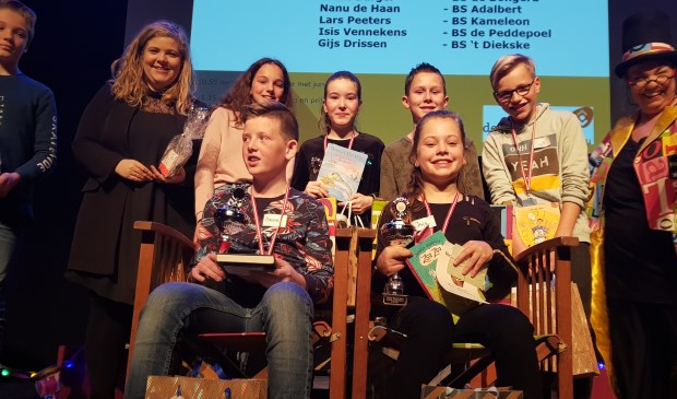 Brent Burger en Isis Vennekens zijn de winnaars van de regionale voorleeswedstrijd.