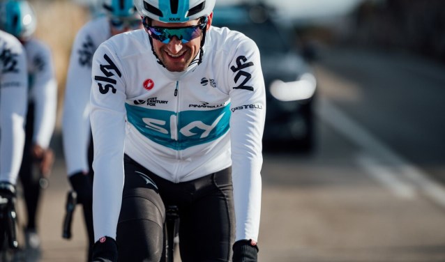 Wout Poels kan ook dit wielerseizoen weer rekenen op de steun van zijn fans. (persfoto Team Sky)