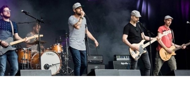 Battersea treedt op tijdens de derde editie van The Lion Sings Tonight.