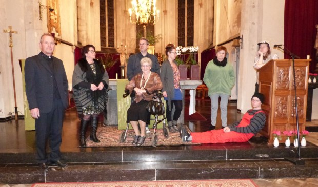 Toneelvereniging Oirato presenteert het toneelstuk Geestelijke rijkdom.