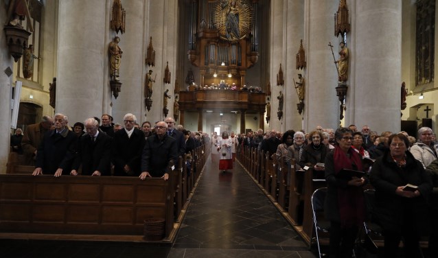 Ook de St. Petrus Bandenkerk in Venray maakt zich langzaam op voor Pasen. Met extra diensten. Foto: archief Peel en Maas.