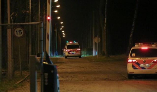Tijdens een vechtpartij bij het azc in Overloon rukte de poltie uit.