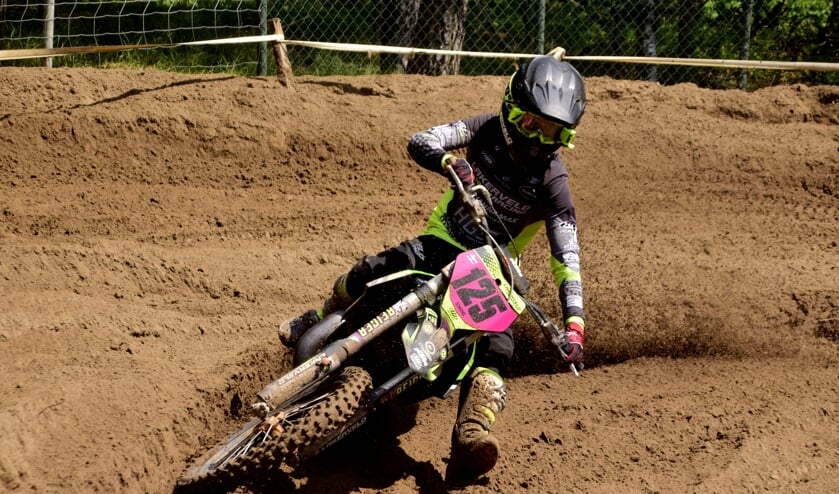 Amber Simons (Well) won in Horst de damesklasse.