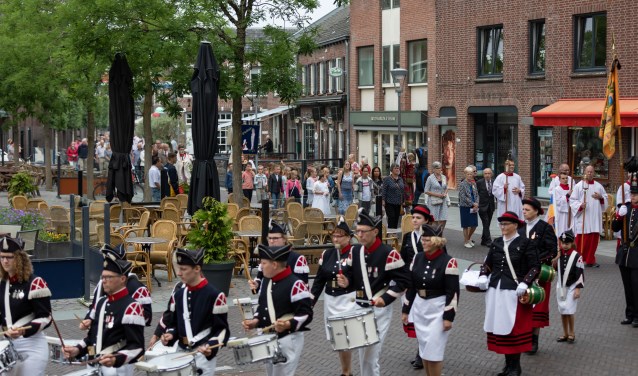 Ook in 2018 trok een sacramentsprocessie door de straten van Venray.