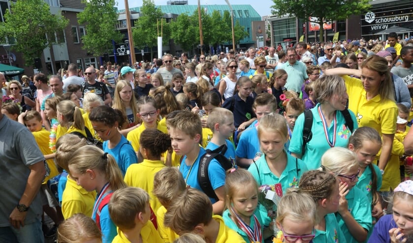 Foto van vorig jaar: drukte in hartje Venray tijdens de avondvierdaagse.