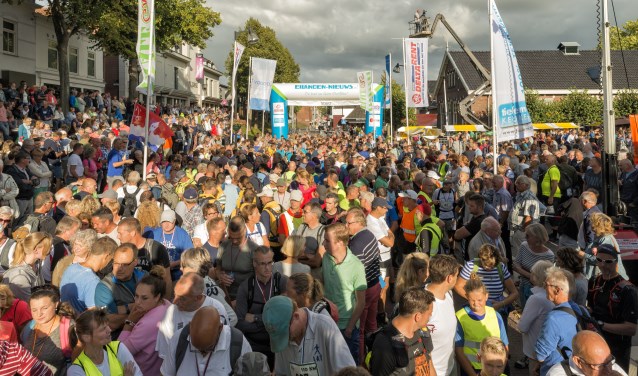 De start van de Omloop in 2017. Foto: Jaap Peeman