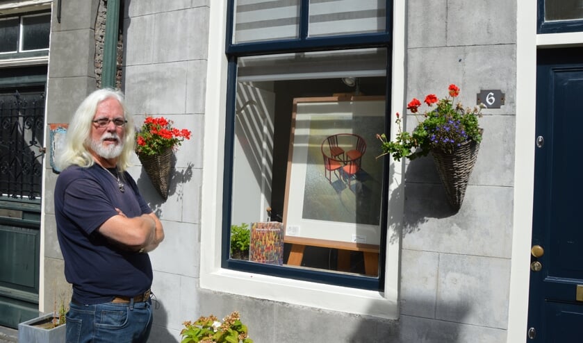 Tijdens de Kunstdagen wordt er achter de ramen in Goedereede kunst geëxposeerd.