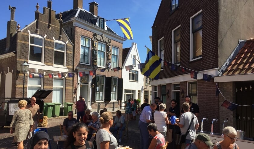De Holle Bolle Avondmarkt is in het historische centrum van Sommelsdijk. Foto: Andre Groenendijk.