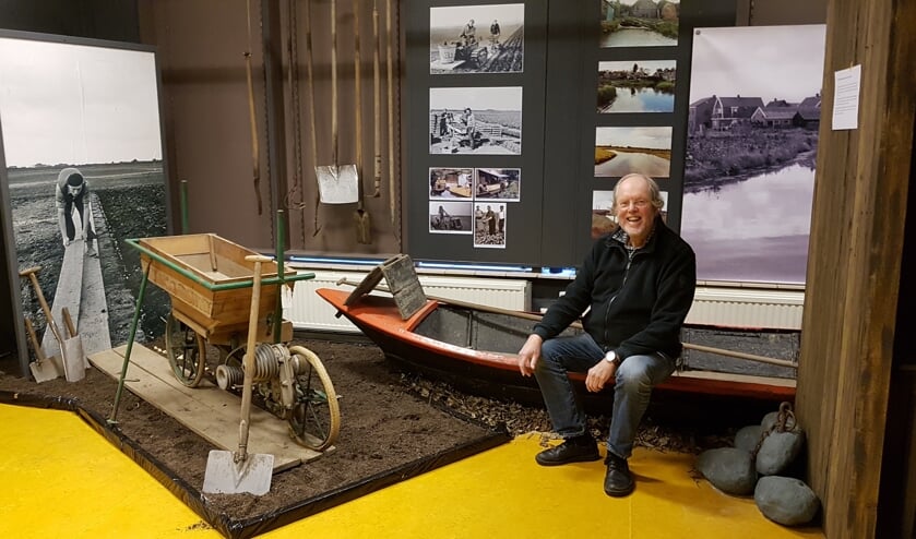 Voorzitter Jaap Kroon nodigt iedereen uit om een kijkje te nemen bij de expositie Terug naar de jaren zestig.