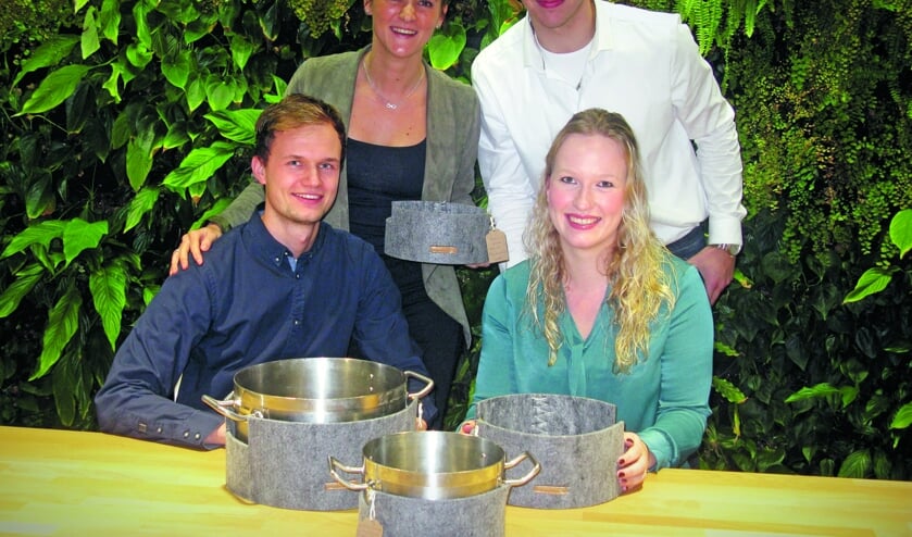 De bedenkers van de pannenwand: Maud (lb), Pieter (rb), Martijn en Merel.