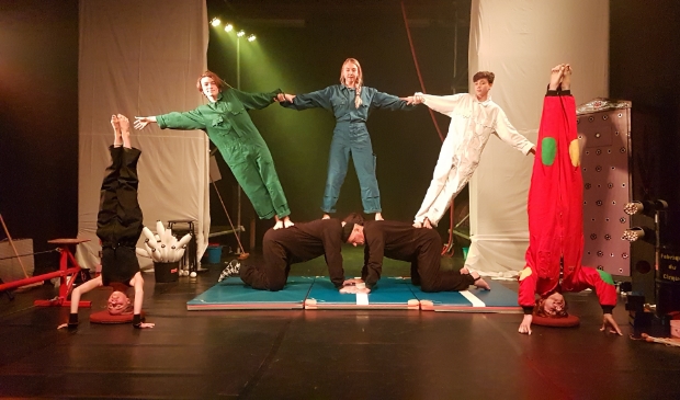 <p>Acrobatische hoogstandjes bij Circusschool Tefredo.</p>