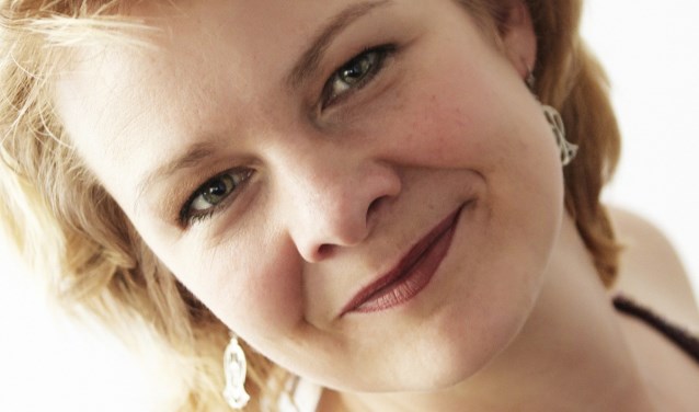 Thalita van der Spek treedt op bij het Nieuwjaarsconcert van het NHOO. (Foto: aangeleverd)