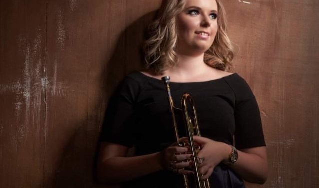 Melissa Venema, trompettiste van wereldniveau, speelt binnenkort in de Waardse Ontmoetingskerk.