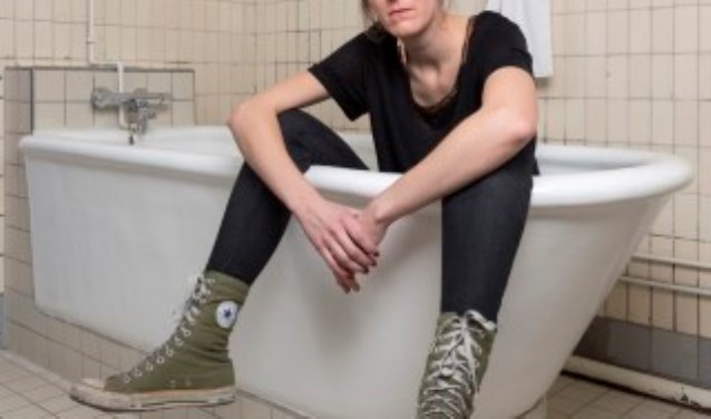 De cabaretière Janneke de Bijl.