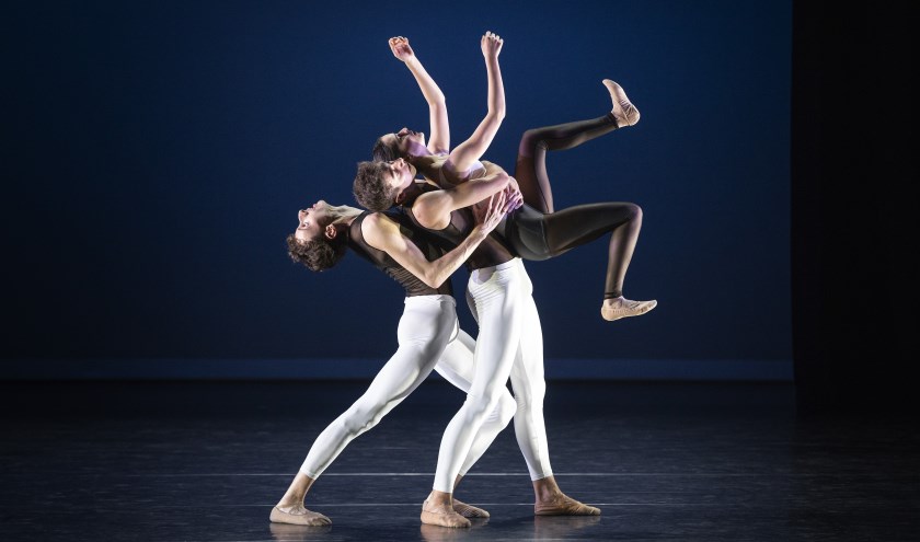 Dansvoorstelling 'Ballet Black & White'.