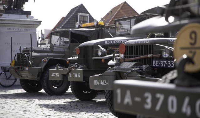 Op Veteranendag zijn historische militaire voertuigen te zien.