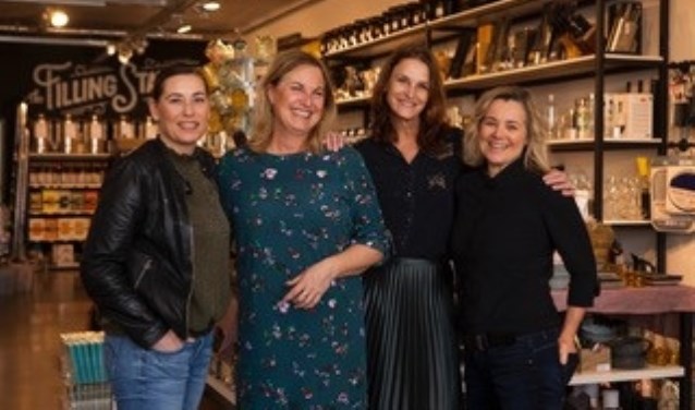 V.l.n.r. Anne van der Spoel / Marjan Hoffman / Moniek Hallingse / Karen Schoen