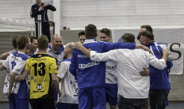Compaen viert feest.
