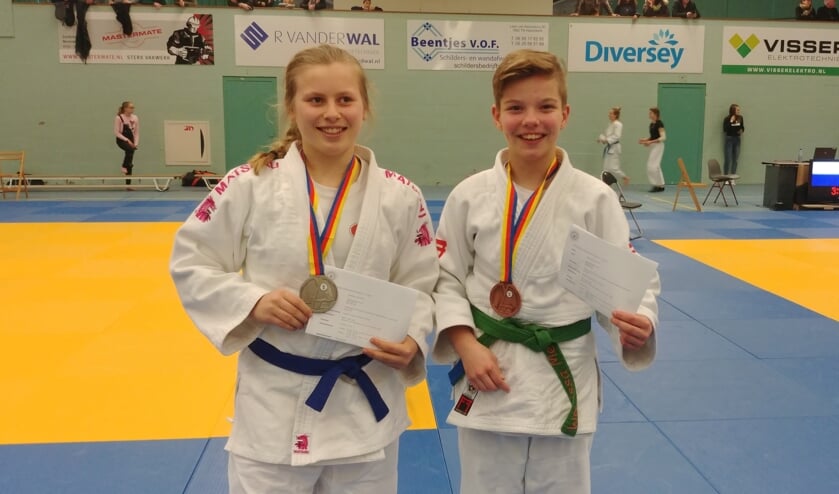 Nina Dekker (links) haalde zilver en Marissa Meijn (rechts) het brons.