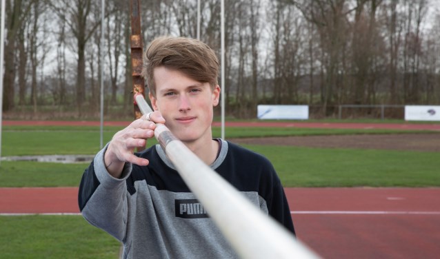 Stan Nijhuis, 1.96 lang, geboren en getogen in Egmond aan den Hoef.